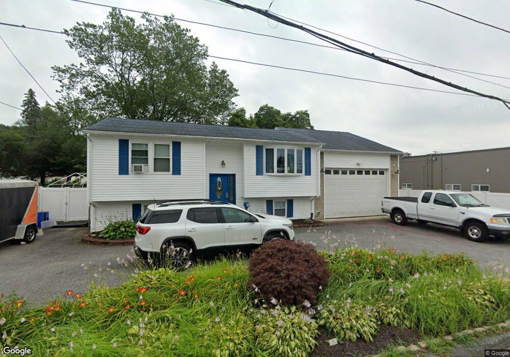 17 Woodrow Ave, Cranston, RI 02920 - photo 1