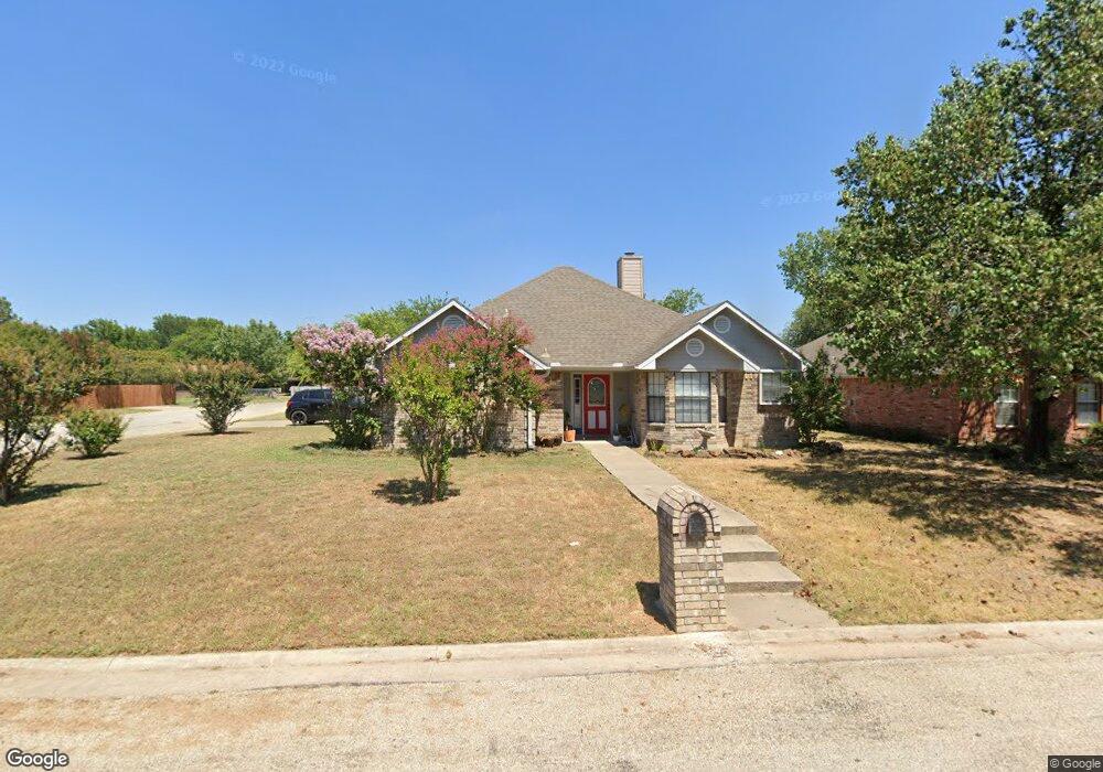 1100 Oxford Dr, Gainesville, TX 76240 - photo 1