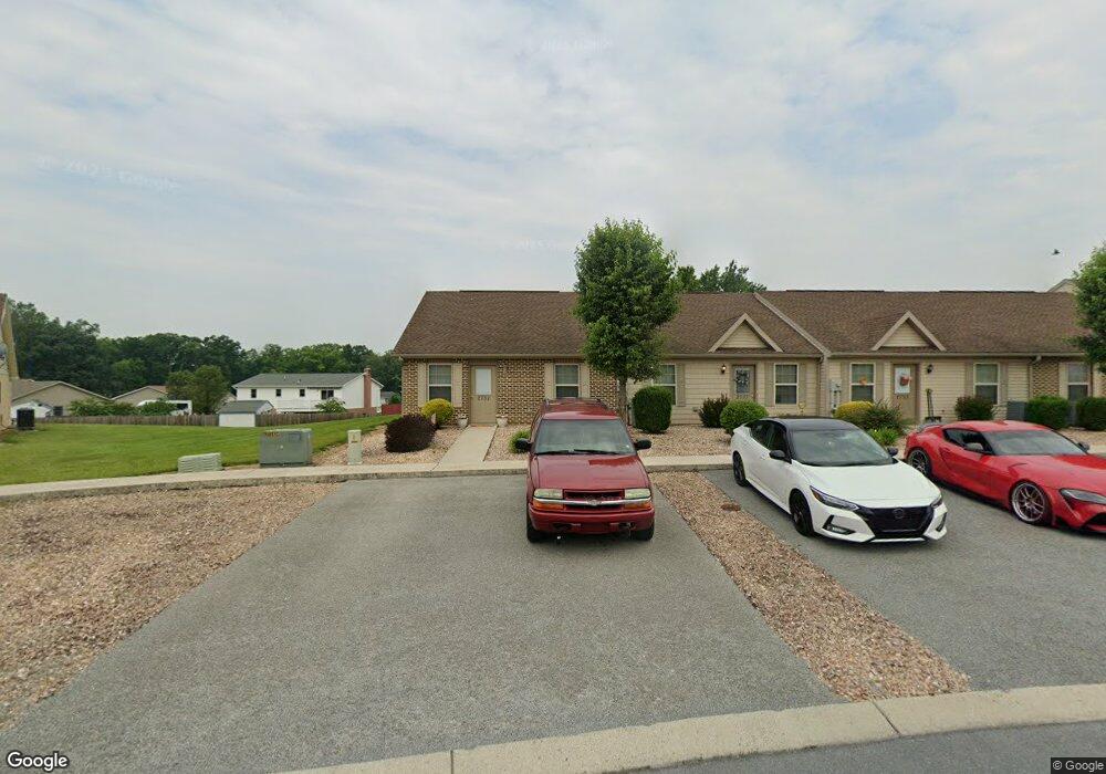 2751 Roosevelt Dr, Chambersburg, PA 17201 - photo 1