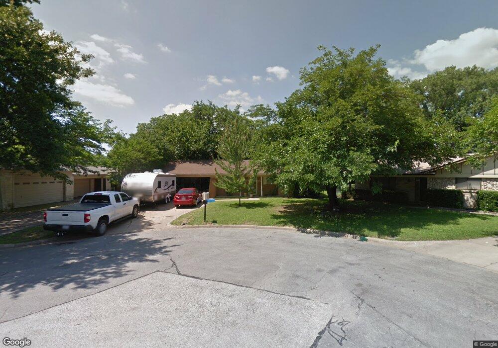 524 Brown Trail Ct, Hurst, TX 76053 - photo 1