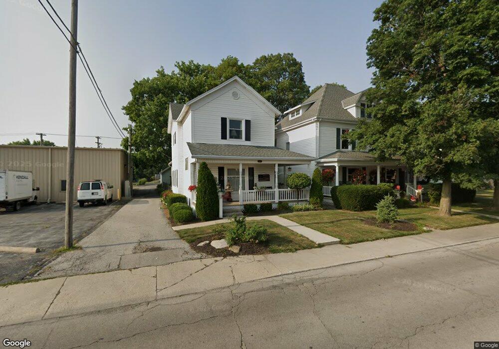 211 W Wabash St, Bluffton, IN 46714 - photo 1