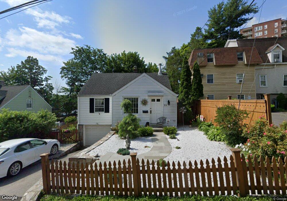 35 Holcomb Ave, Stamford, CT 06906 - photo 1