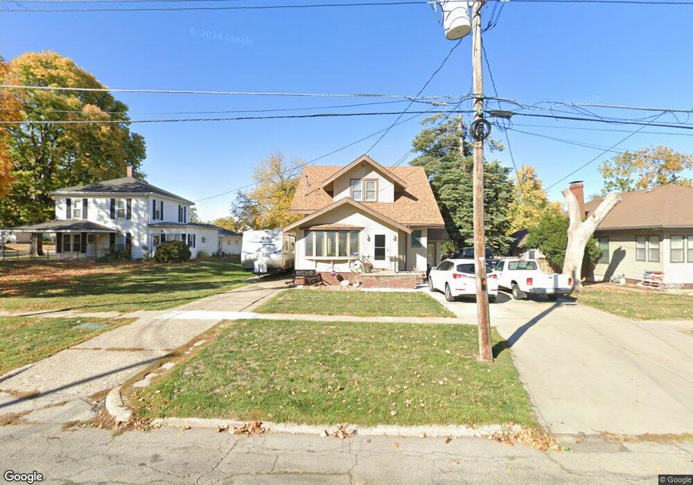 712 N 2nd Ave E, Newton, IA 50208 - photo 1