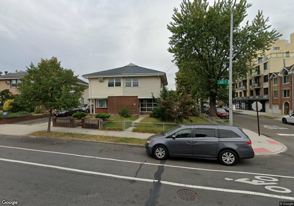 7204 164th St, Fresh Meadows, NY 11365 - photo 1