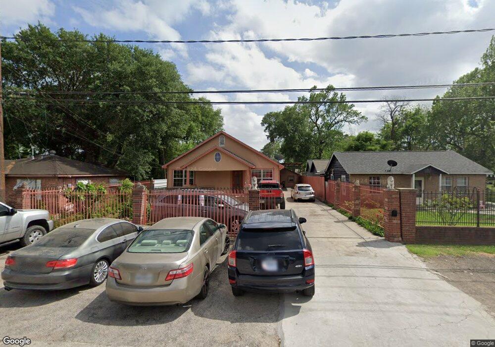 1420 De Boll St, Houston, TX 77022 - photo 1