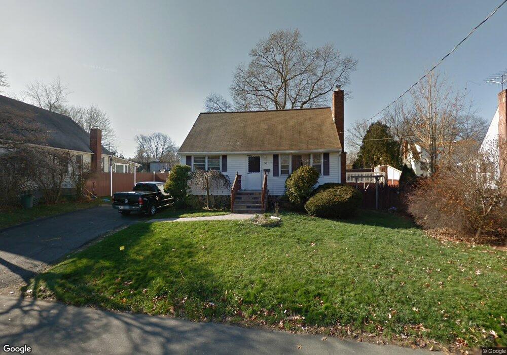 39 Travis Dr, Bridgeport, CT 06606 - photo 1