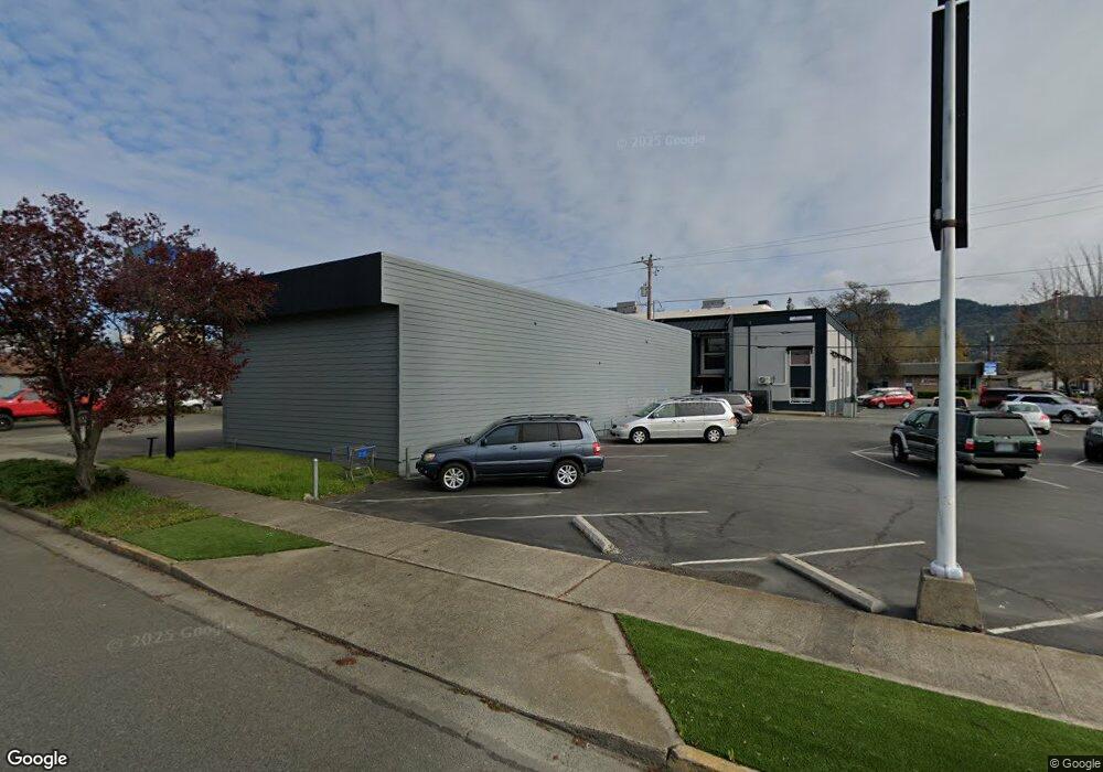 302 NE F St, Grants Pass, OR 97526 - photo 1