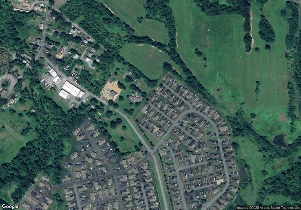 194 Nuthatch Ct W, Bechtelsville, PA 19505 - photo 1