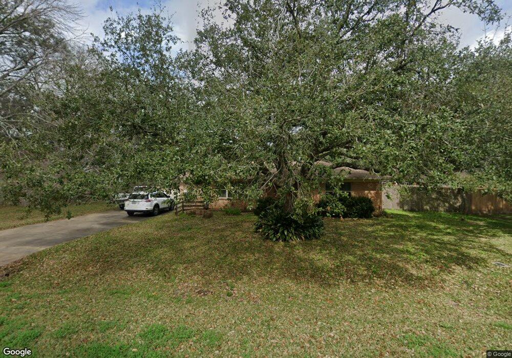 411 Bowman Dr, Alvin, TX 77511 - photo 1