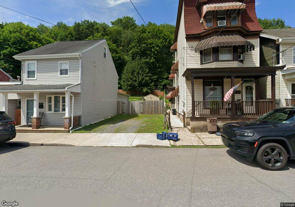 424 Washington St, Tamaqua, PA 18252 - photo 1