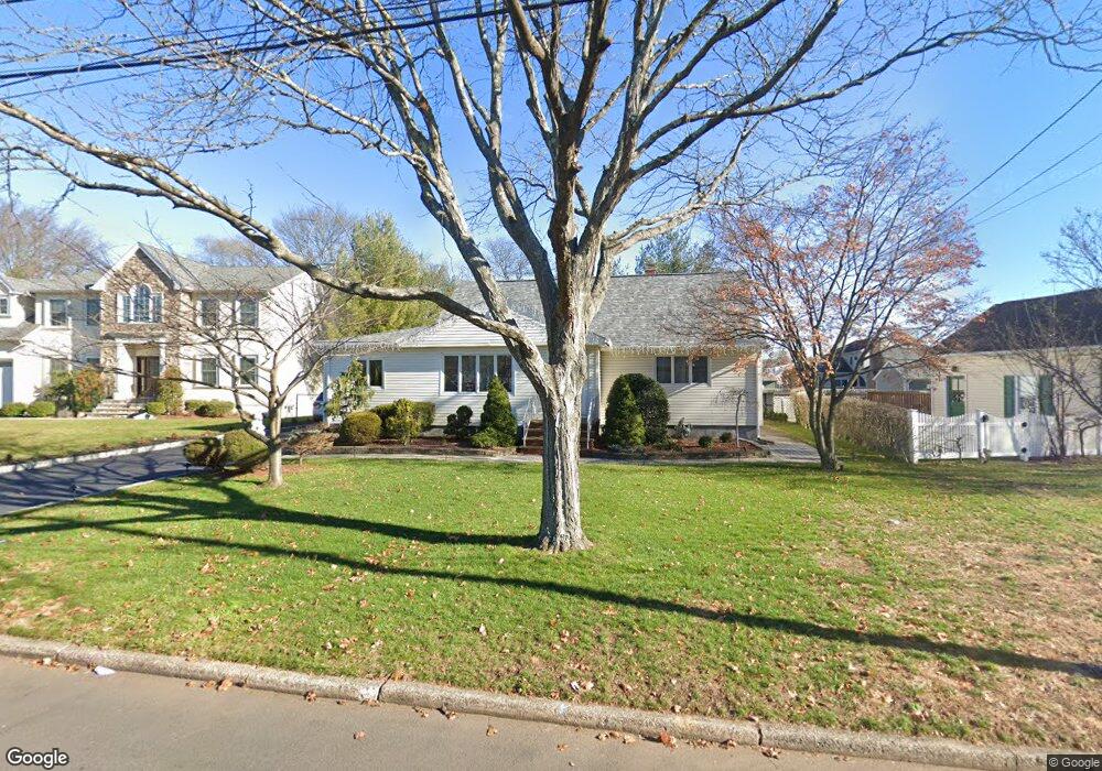 548 Beech Ln, Paramus, NJ 07652 - photo 1