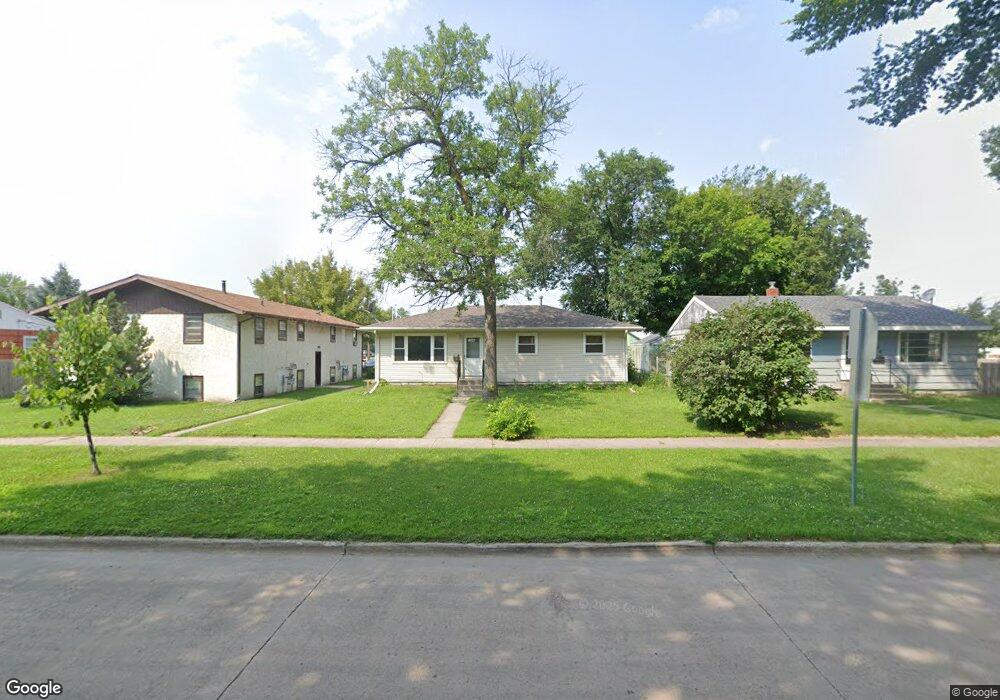 908 S 12th St, Grand Forks, ND 58201 - photo 1