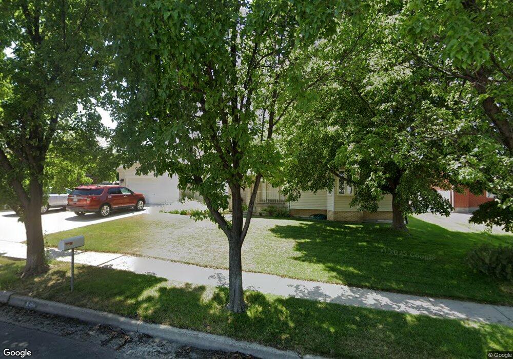 8154 Willow Stream Dr, Sandy, UT 84093 - photo 1