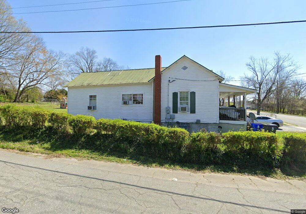 524 N Chatham Ave, Siler City, NC 27344 - photo 1