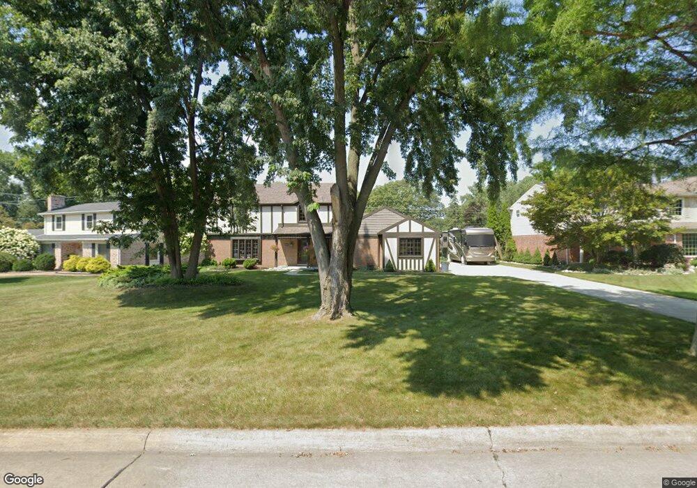 8864 Thorntree Dr, Grosse Ile, MI 48138 - photo 1