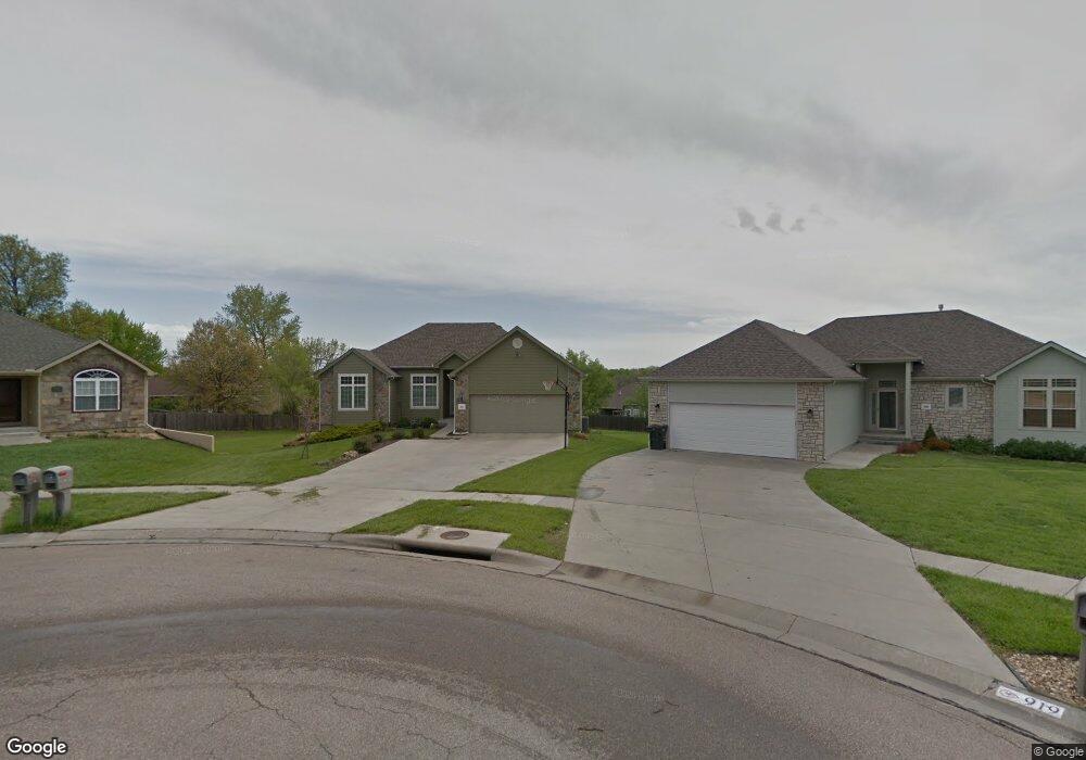 918 SE 44th St, Topeka, KS 66609 - photo 1