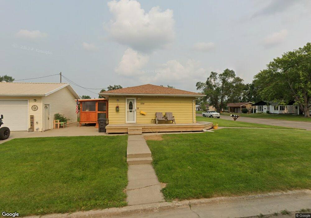 1014 15th St SW, Jamestown, ND 58401 - photo 1