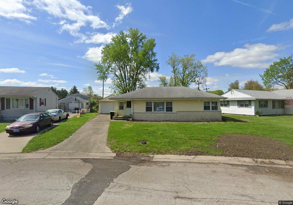 185 Mayfair Dr, Lincoln, IL 62656 - photo 1