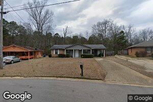 414 Burgundy Dr, Columbus, MS 39702