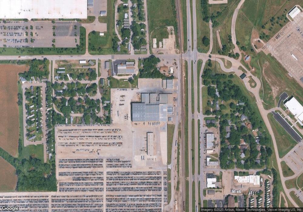 5725 SW Topeka Blvd, Topeka, KS 66619 - photo 1