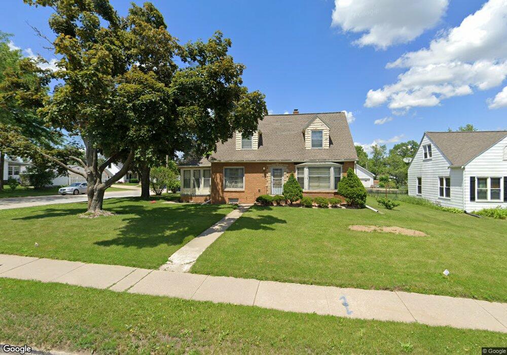 2024 Johnson Ave NW, Cedar Rapids, IA 52405 - photo 1