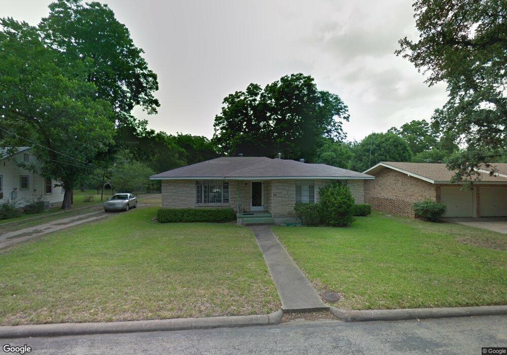 409 N Edison St, Fredericksburg, TX 78624 - photo 1