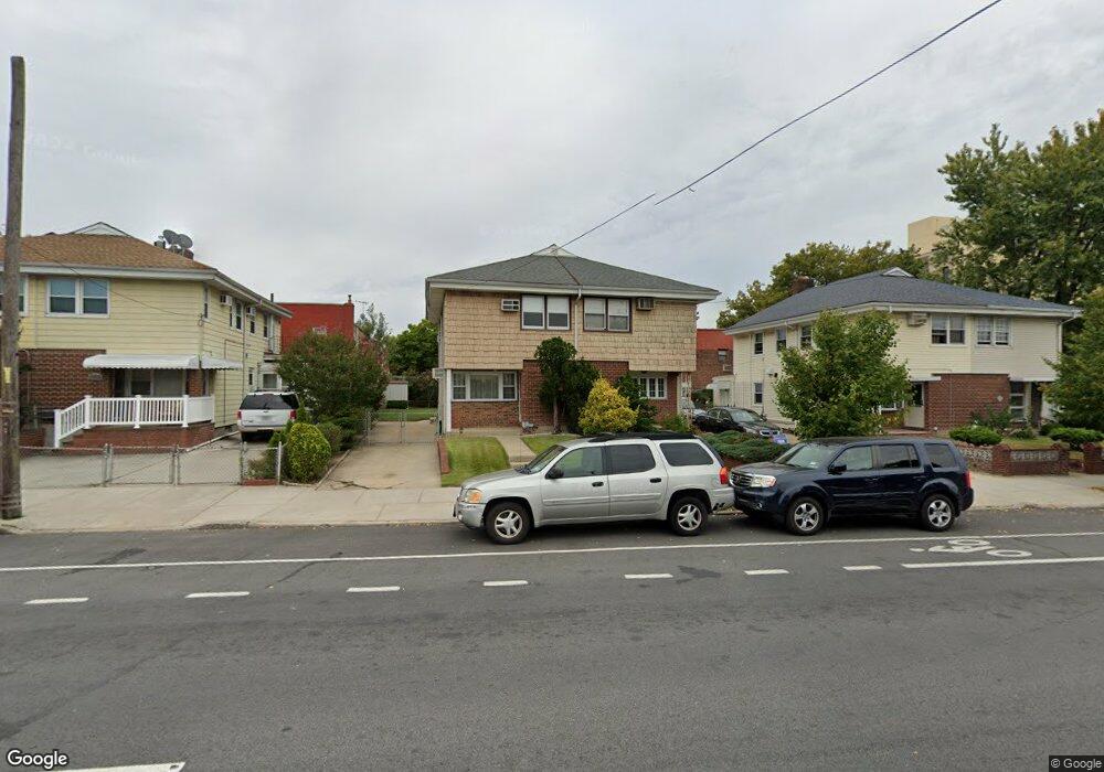 7210 164th St, Fresh Meadows, NY 11365 - photo 1