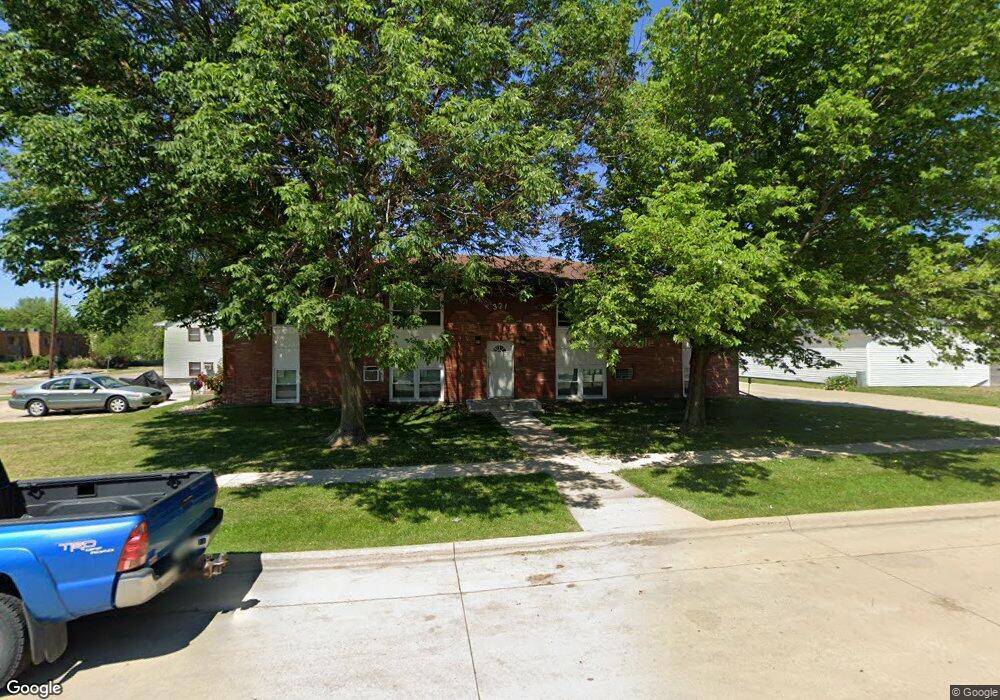 321 Cedar Crest Dr unit 3, Cedar Falls, IA 50613 - photo 1