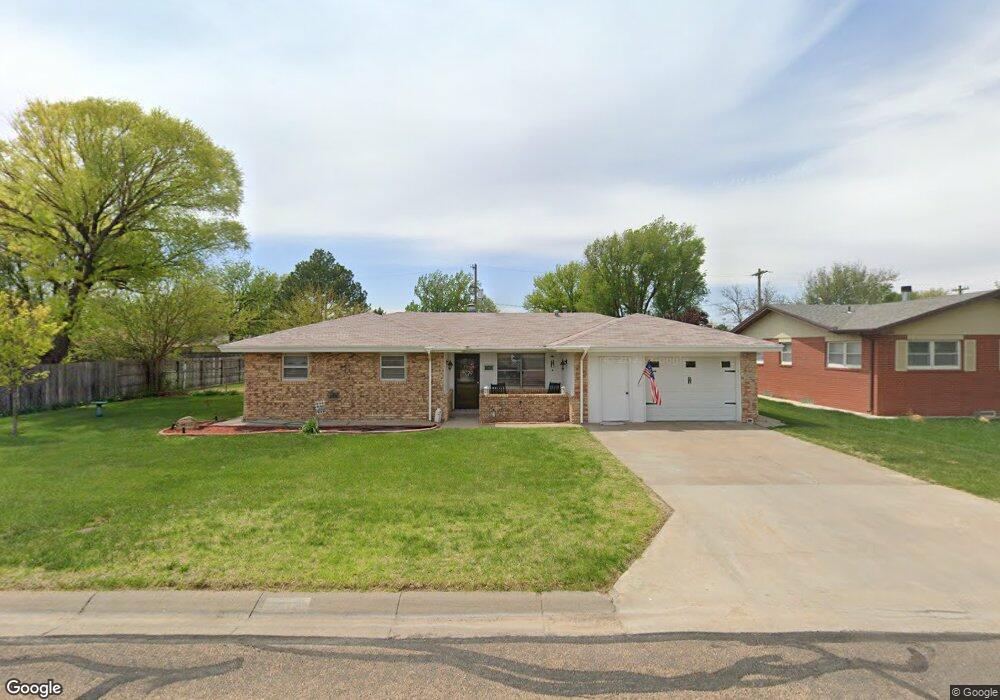 609 S Trindle St, Hugoton, KS 67951 - photo 1