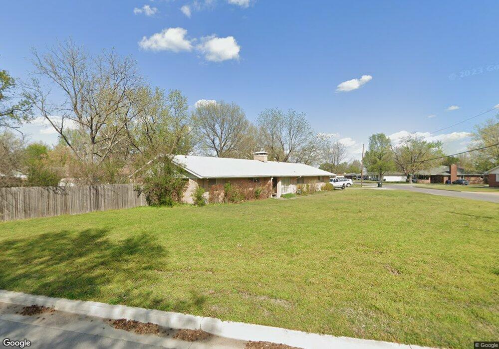 55 W Chestnut St, Skiatook, OK 74070 - photo 1