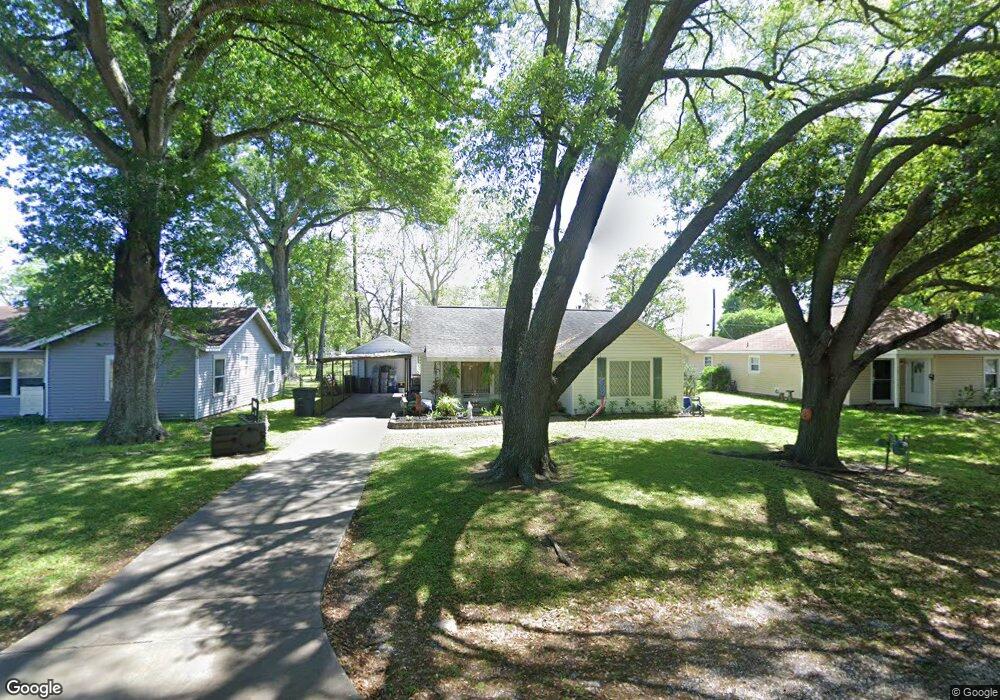 1417 Elm Ave, Bay City, TX 77414 - photo 1