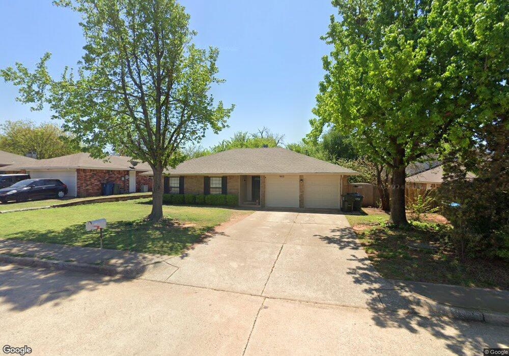 902 Royal Way, Edmond, OK 73034 - photo 1