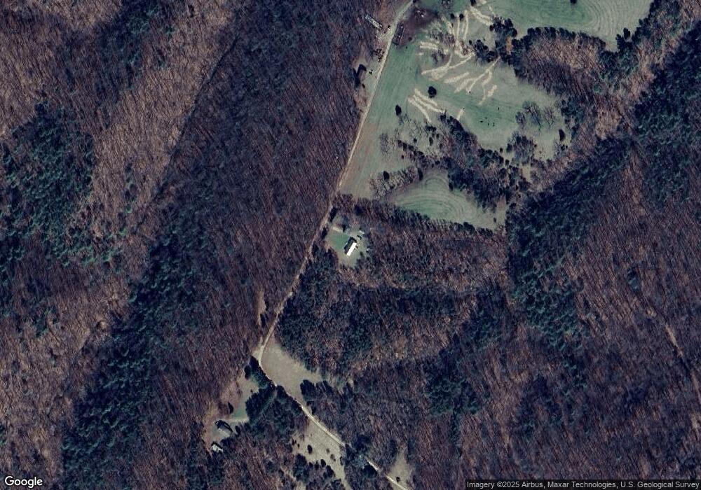 868 Grape Hill Dr, Berkeley Springs, WV 25411 - photo 1