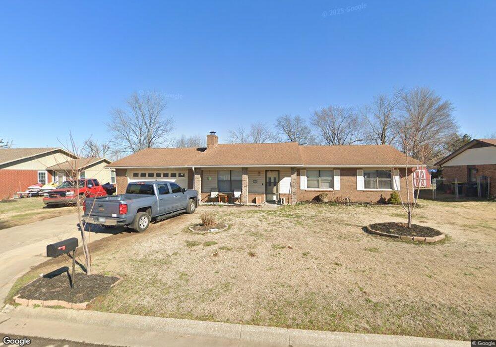1105 W Geneva St, Rogers, AR 72758 - photo 1