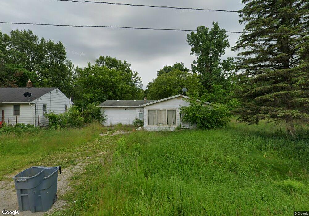 1387 W Princeton Ave, Flint, MI 48505 - photo 1