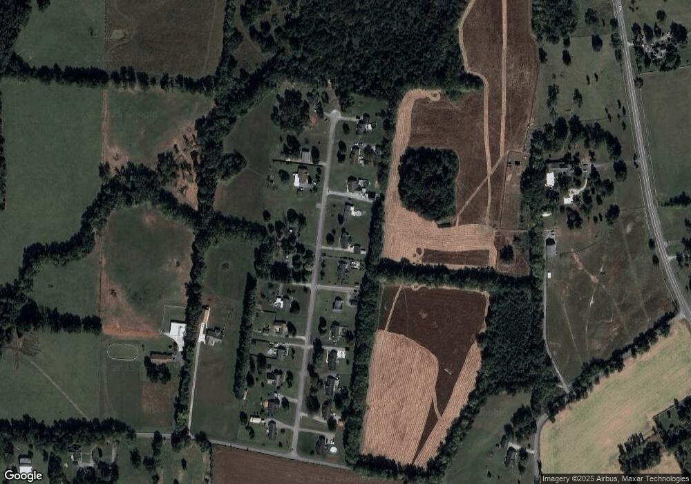 204 Hunters Ln, Shelbyville, TN 37160 - photo 1