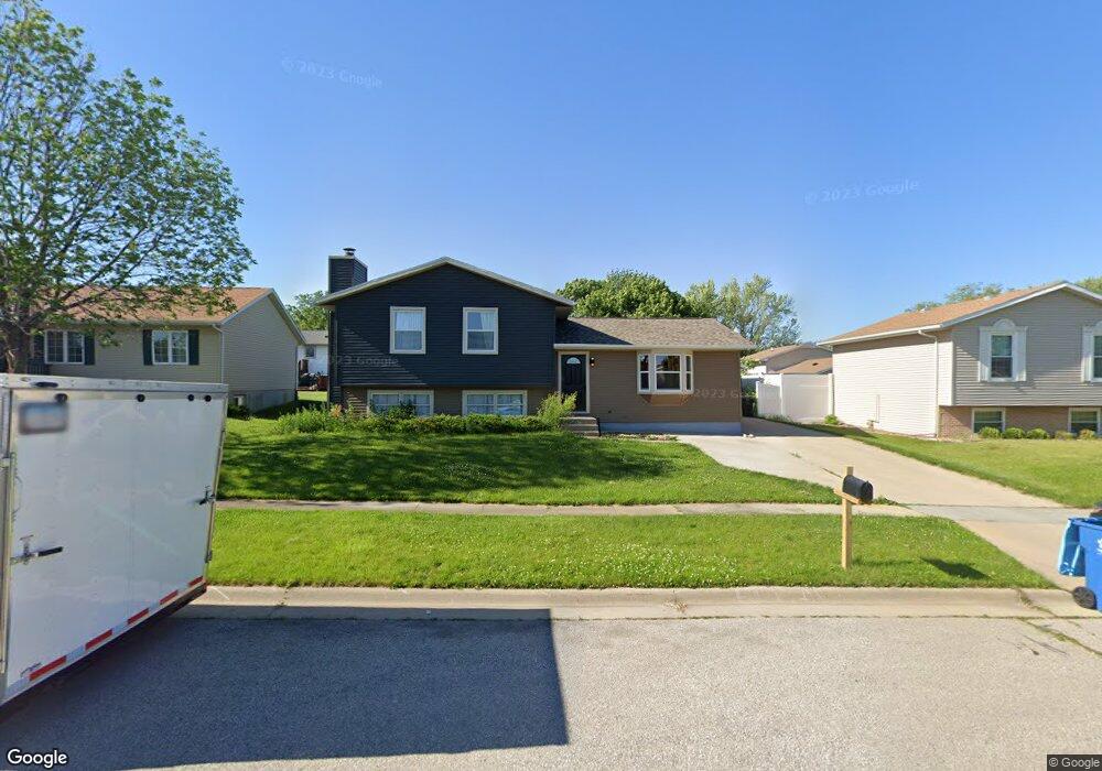 3914 Monterey Dr, Waterloo, IA 50701 - photo 1