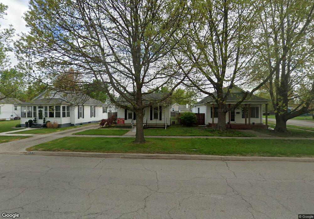 1226 Broadway St, Lincoln, IL 62656 - photo 1