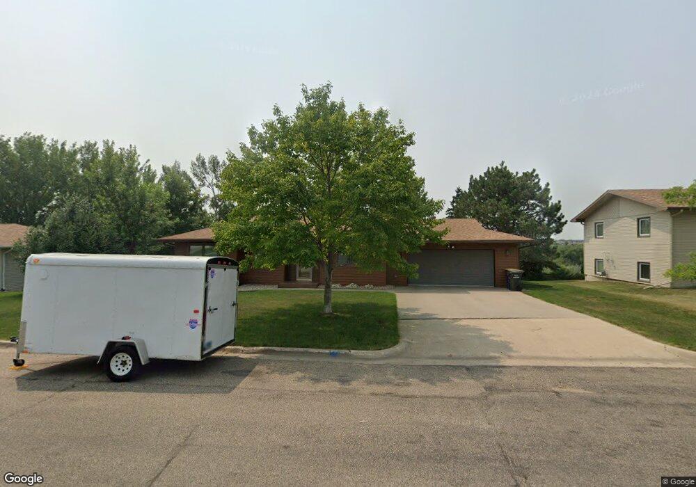 1413 Skyline Dr, Jamestown, ND 58401 - photo 1