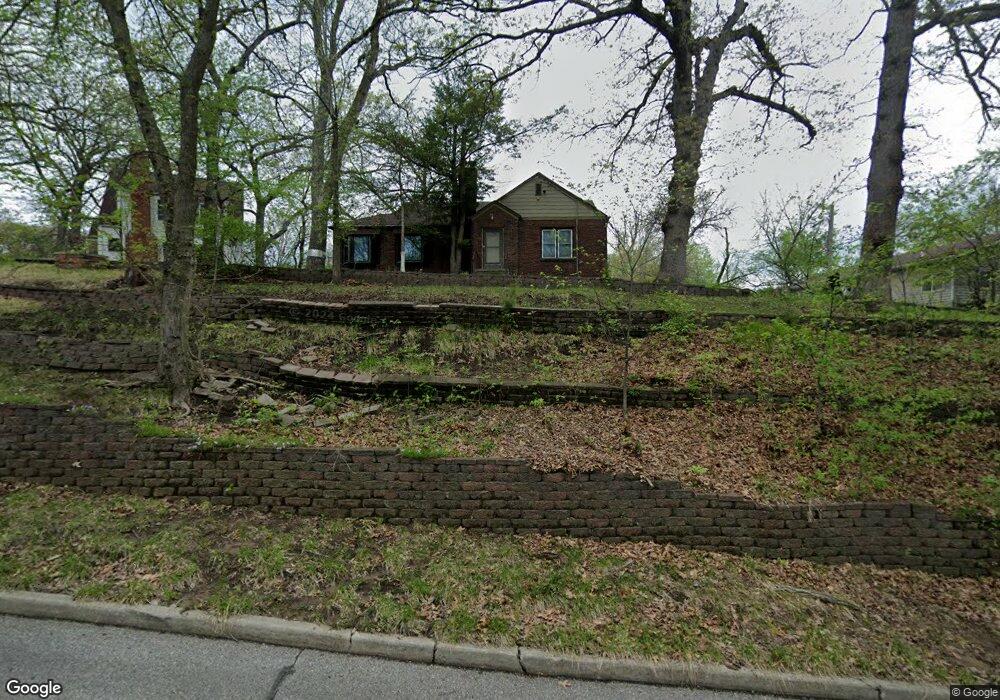 1120 Chautauqua Pkwy, Des Moines, IA 50314 - photo 1