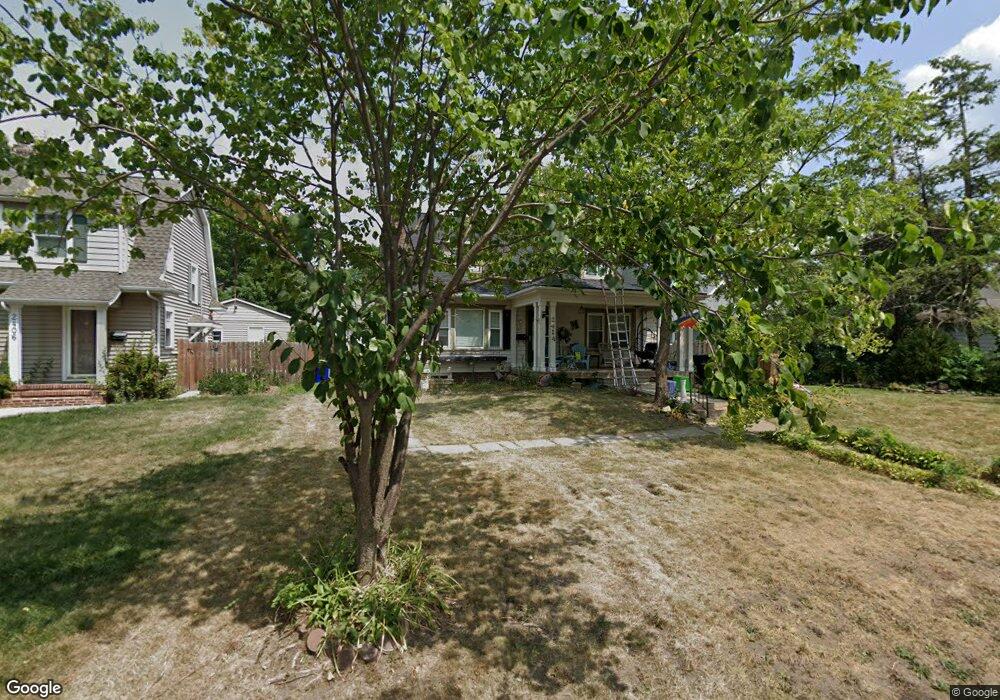 2414 Meadowbrook Dr SE, Cedar Rapids, IA 52403 - photo 1