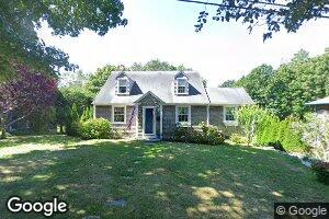 32 High St, Woods Hole, MA 02543