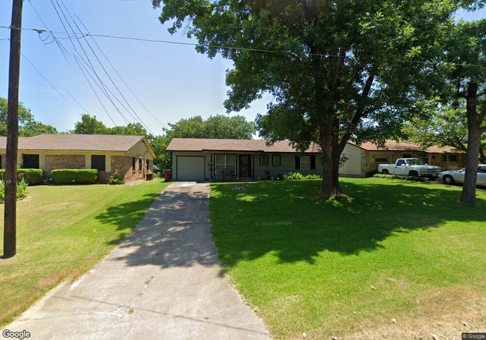 1518 Franklin Ave, Bonham, TX 75418 - photo 1