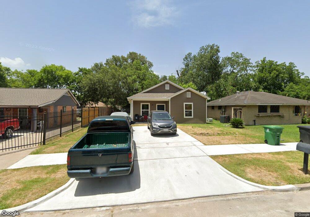 862 Grenshaw St, Houston, TX 77088 - photo 1
