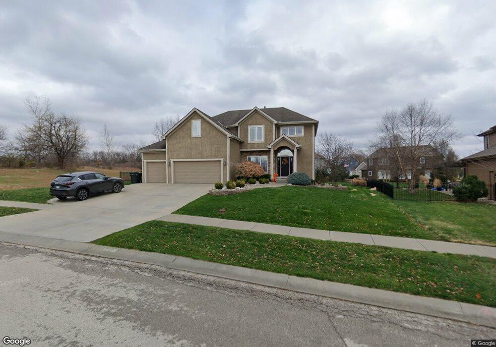 1223 Clearview Dr, Lansing, KS 66043 - photo 1