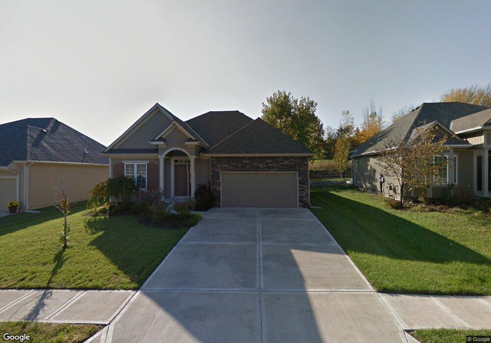 4712 Meadow View Dr, Shawnee, KS 66226 - photo 1