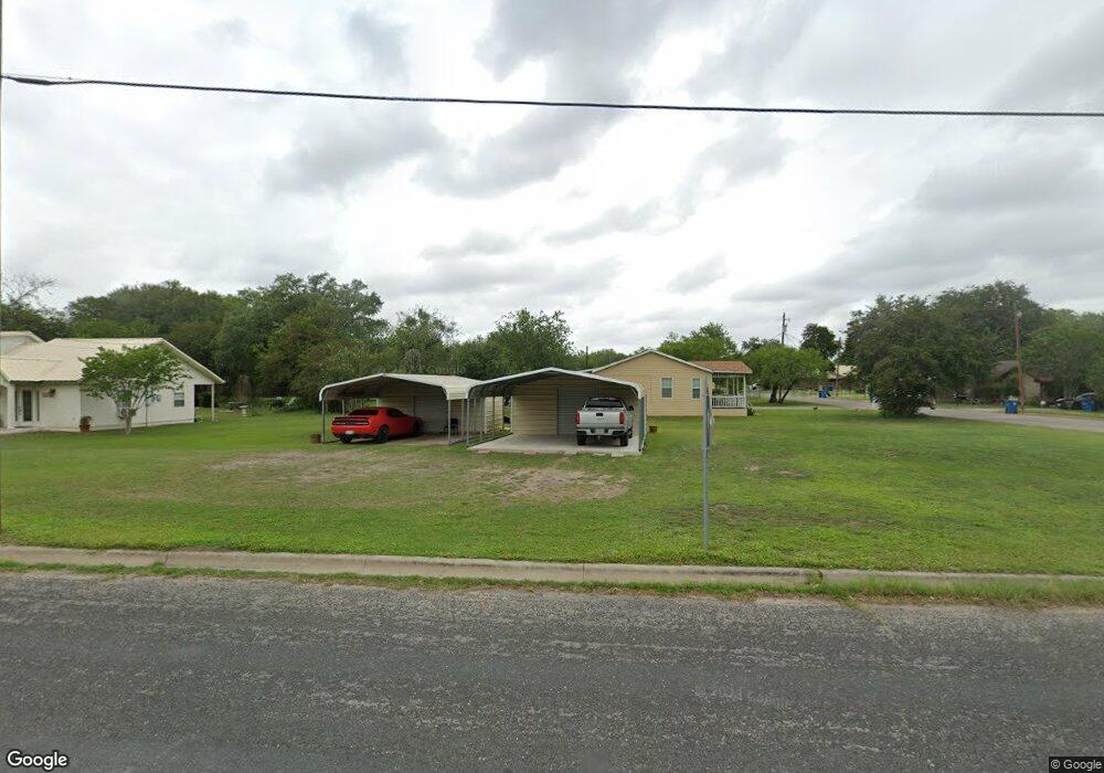 600 W Fannin St, Beeville, TX 78102 - photo 1