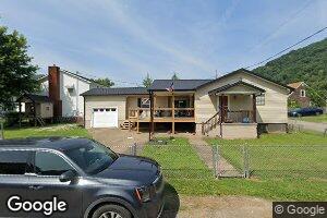303 James St, Pratt, WV 25162