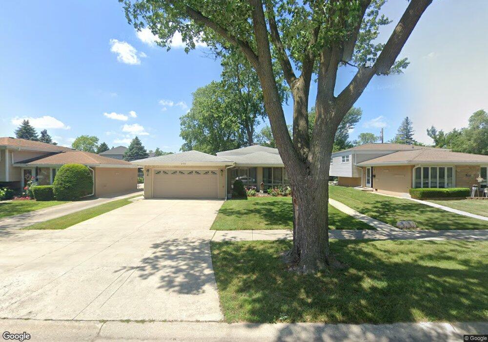 2108 Westview Dr, Des Plaines, IL 60018 - photo 1