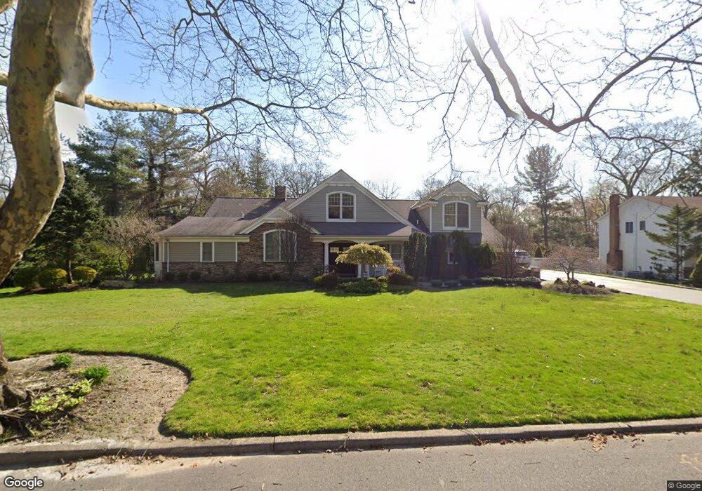 12 Tree Hollow Ln, Dix Hills, NY 11746 - photo 1